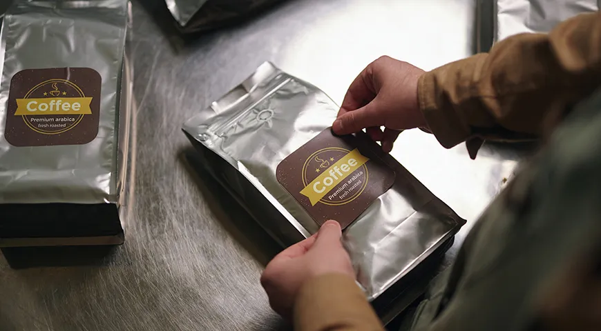 Кофе должен быть обжарен не позже, чем месяц назад. Слишком свежий (недельной давности) еще не набрал полный вкус, слишком старый — уже выдохся