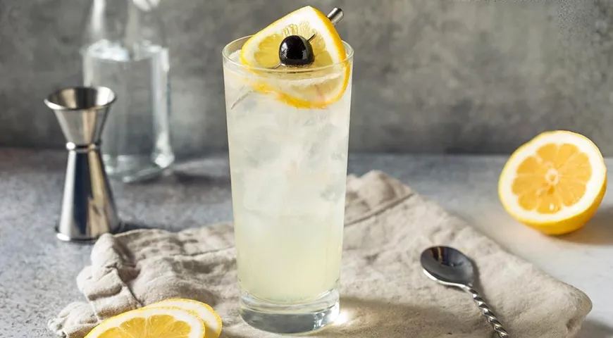 В США содовая вода незаменима в классическом коктейле «Том Коллинз»