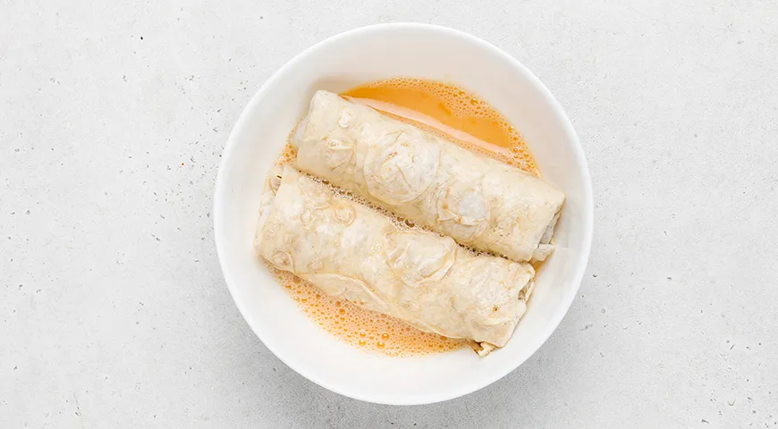 Сосиски с сыром в лаваше