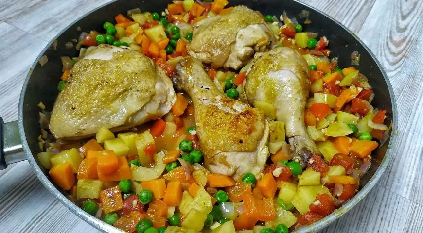 Овощное рагу с курицей — афритада