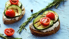 Рецепты с молочной продукцией, черри и цукини