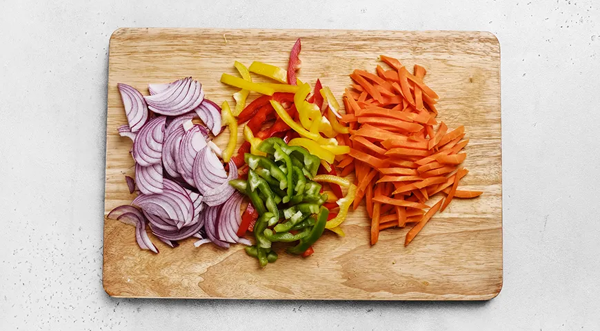 Мясо по-тайски с овощами