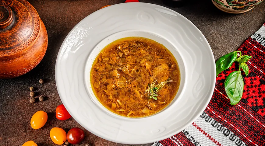 Постные щи с квашеной капустой и репой
