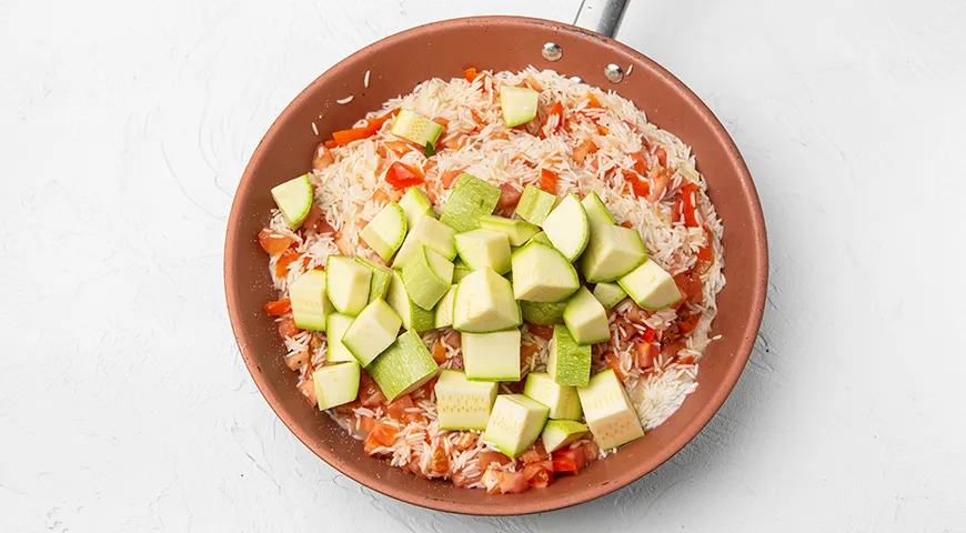 Кабачки с рисом и овощами