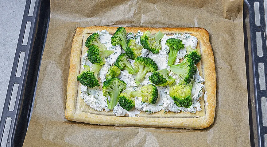 Тарт с брокколи и орехами