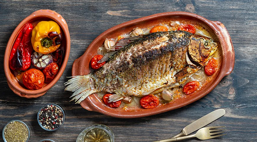 Запеченный фаршированный сазан