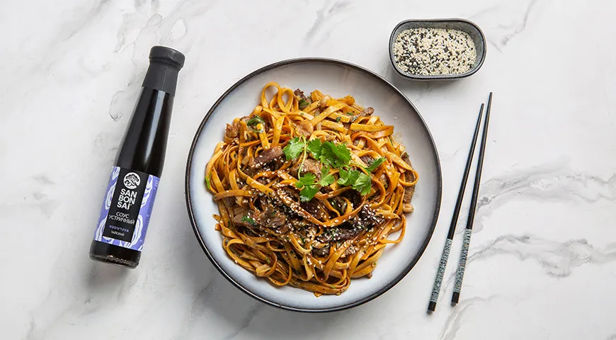 Удон с говядиной в устричном соусе SANBONSAI