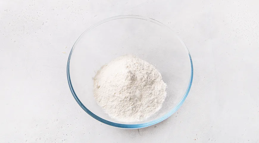 Сосиски в тесте, с овощами и сыром