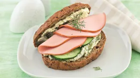 Рецепты с сырами, варёной колбасой и хлебобулочными изделиями