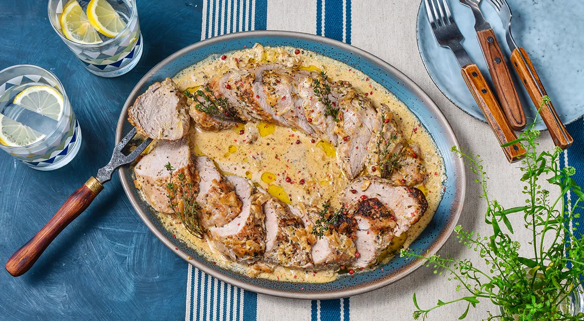 Свинина, запеченная в духовке со сливками