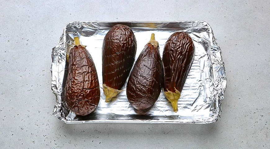 Баклажаны, фаршированные фаршем и кускусом