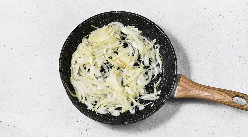 Пельмени в горшочке с сыром