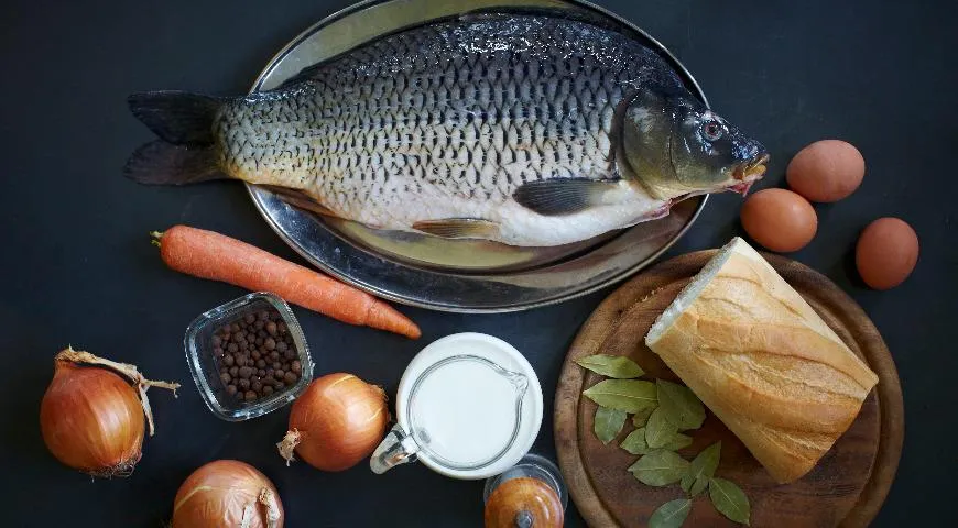 Фаршированная рыба с миндалем и солеными крекерами – пошаговый рецепт приготовления с фото