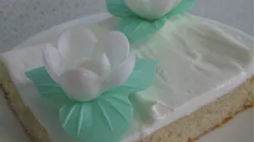 Цветущие пирожные
