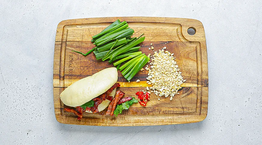 Гуа бао с грудинкой