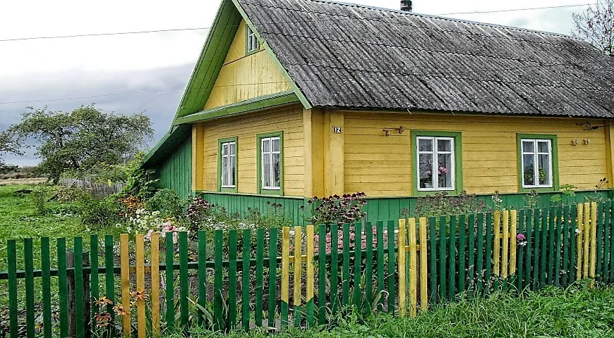 Деревенский дом в белорусском Полесье