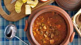 Рецепты с каперсами, мясом и огурцом