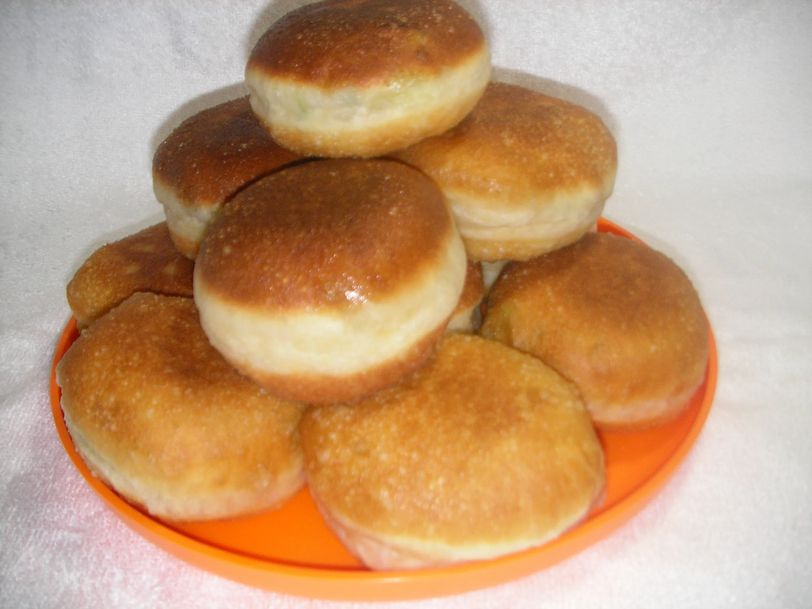 Простой рецепт пончиков-пирожков с несладкой начинкой