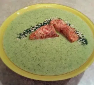 Крем-суп из брокколи с форелью