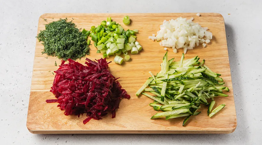 Холодник из свеклы и щавеля