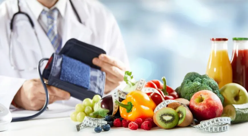 Включение в меню блюд, богатых клетчаткой, помогает быстрее насыщаться без чувства тяжести, регулировать уровень сахара в крови 