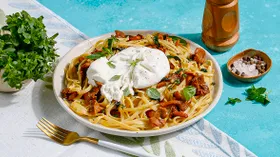 Паста с лисичками и бураттой