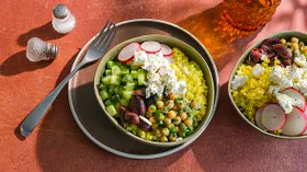 Боул из пшена с нутом и овощами