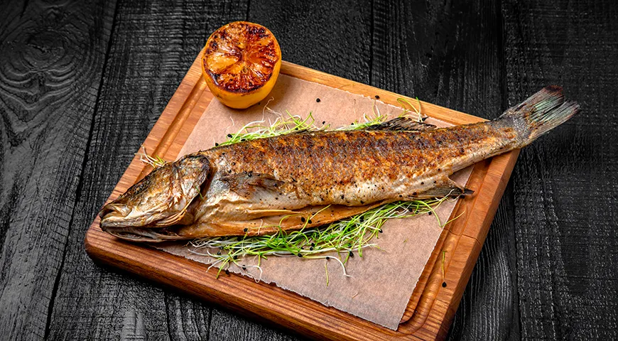 Молодой пеленгас имеет нежное мясо и малое количество жира, идеален для жарки и запекания