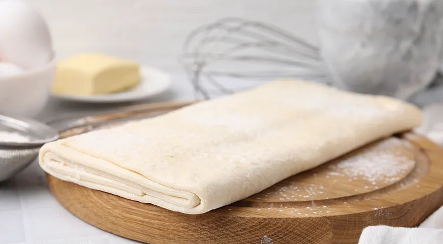 По данным опроса, проведенного Роскачеством, предпочтения потребителей разделились: 37% выбирают бездрожжевое тесто, а 31% — дрожжевое