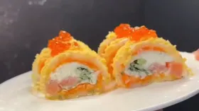 Новогодний ролл с лососем