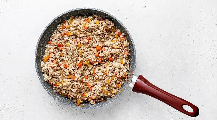 Перловка с фаршем и овощами