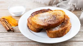 Батон, жаренный с молоком и яйцом