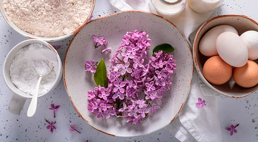 Цветы сирени можно употреблять в пищу только в микродозах как пряность