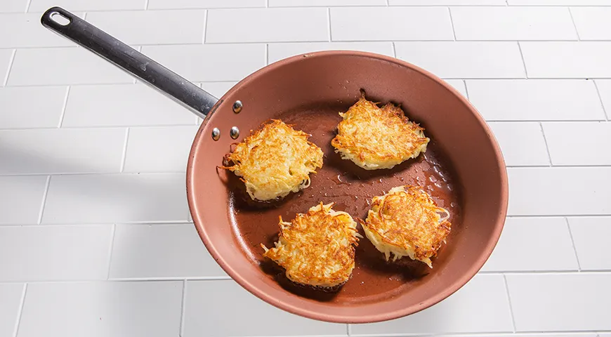 Картофельные драники с чесноком (без яиц и муки)