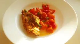 Жареная курица с болгарским перцем и томатами
