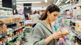 Выделены 6 продуктов, которые точно нельзя есть после истечения срока годности
