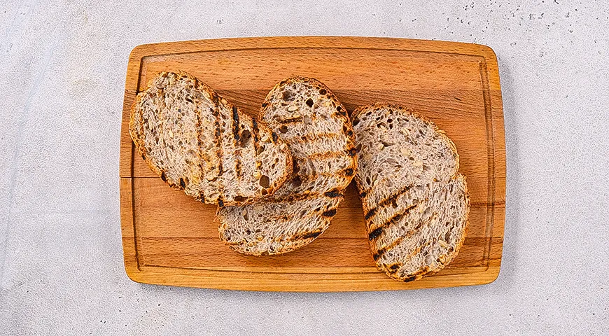 Свекольный паштет с гренками