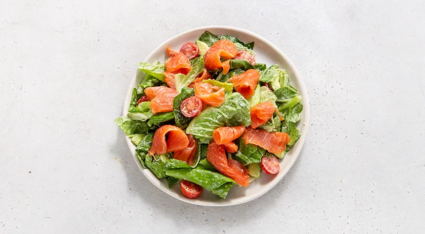 Цезарь с красной рыбой