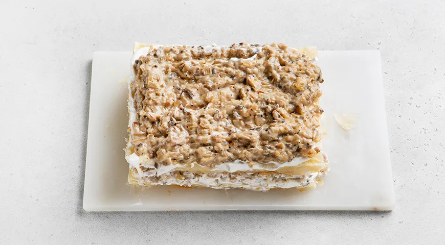 Закусочный торт Наполеон с курицей и грибами