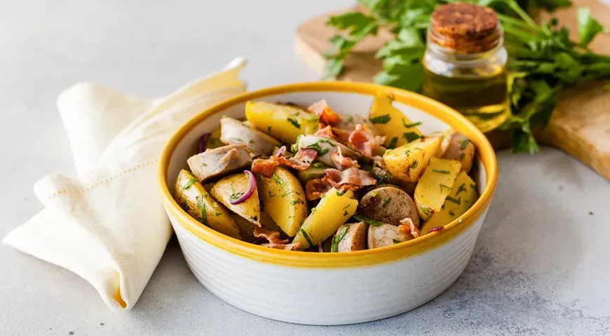 Немецкий картофельный салат с беконом