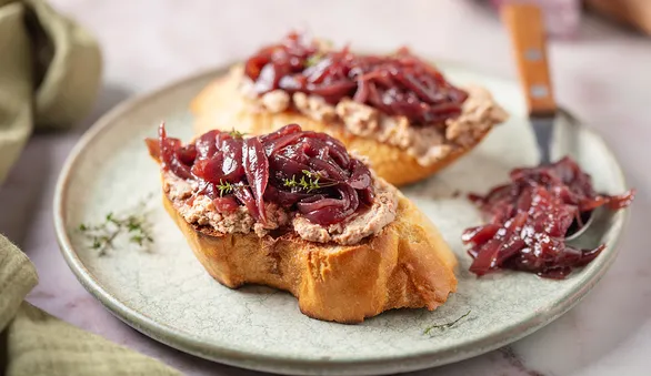 Лук на зиму: 8 простых заготовок, которые помогут сохранить вкус и аромат лета