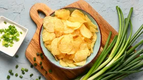 Картофельные чипсы: вредный продукт или просто вкусная закуска