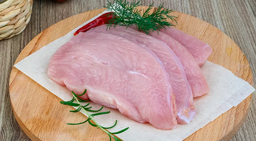 Индейка — птица с круглогодичным циклом выращивания, поэтому грудка доступна вне зависимости от времени года