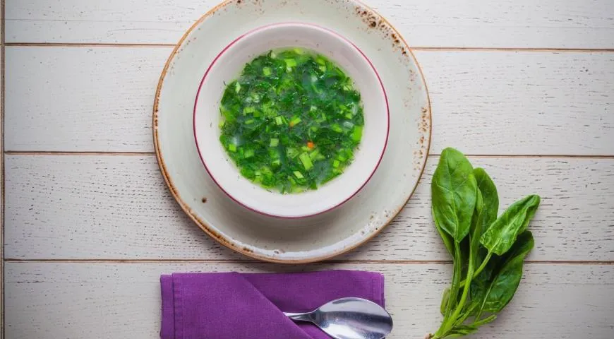 Суп из шпината с зеленью 