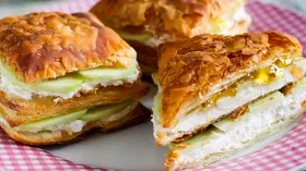 Рецепты с кисломолочными продуктами, мясом и яблоком