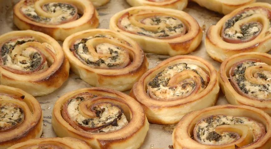 Картофельный рулет со шпинатом