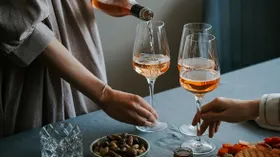 Тихие вина: гид по видам, выбору, сочетаниям и идеальной подаче