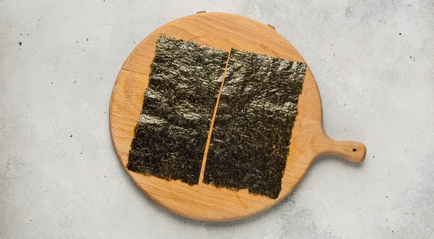 Домашние роллы с крабовыми палочками