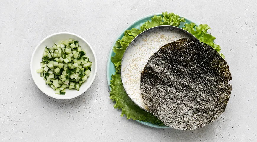 Суши-торт с крабовыми палочками