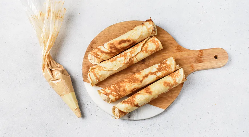 Хрустящие вафельные трубочки на сковороде